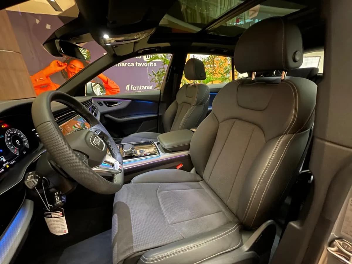 Audi Q8 Híbrido 2025 Plateado