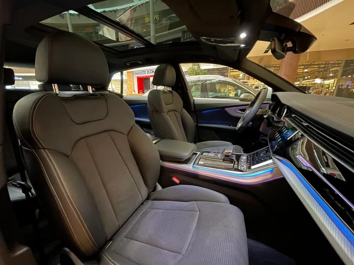 Audi Q8 Híbrido 2025 Plateado