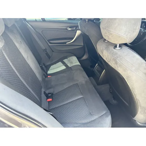 BMW 120i 2016 Gris Medellín