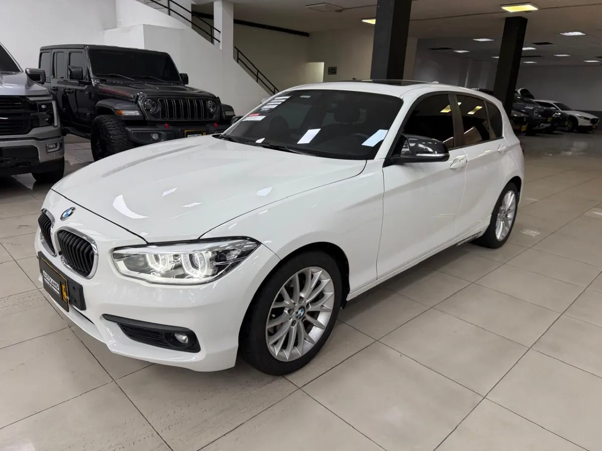 BMW 120i 2019 Blanco Medellín