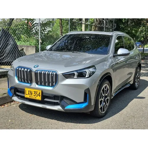 BMW iX1 2024 Plateado Medellín