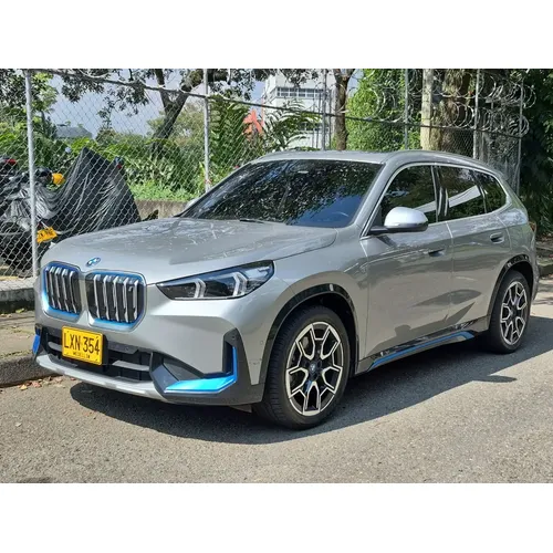 BMW iX1 2024 Plateado Medellín