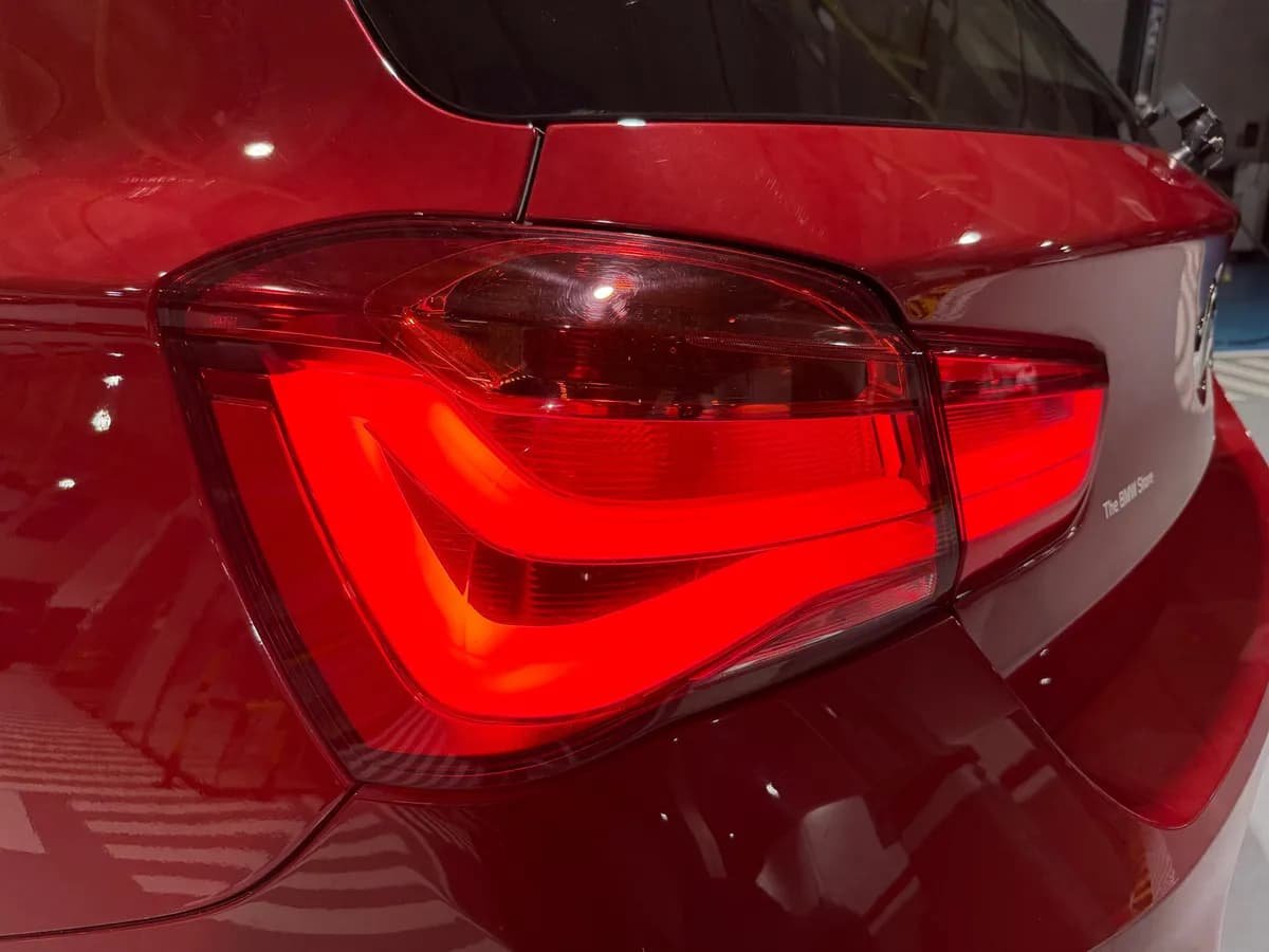 BMW Serie 1 2.0 120i F20 Lci M Edition 2019 Rojo