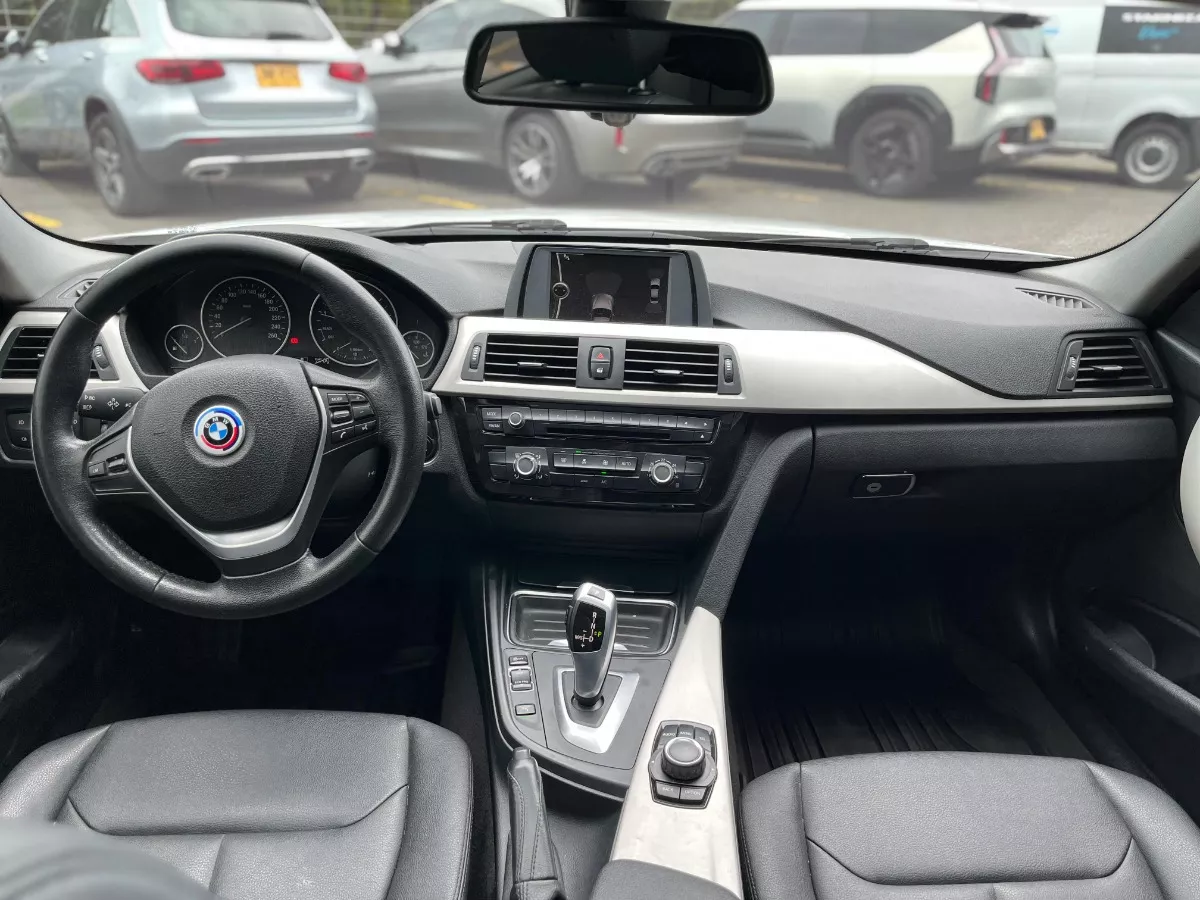 BMW Serie 3 2.0 320i F30 Sportline