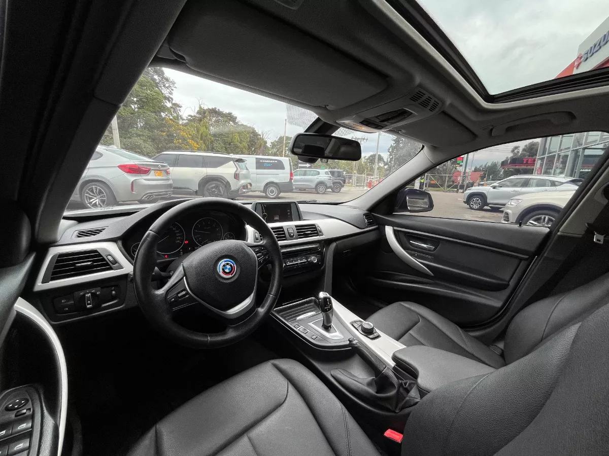 BMW Serie 3 2.0 320i F30 Sportline