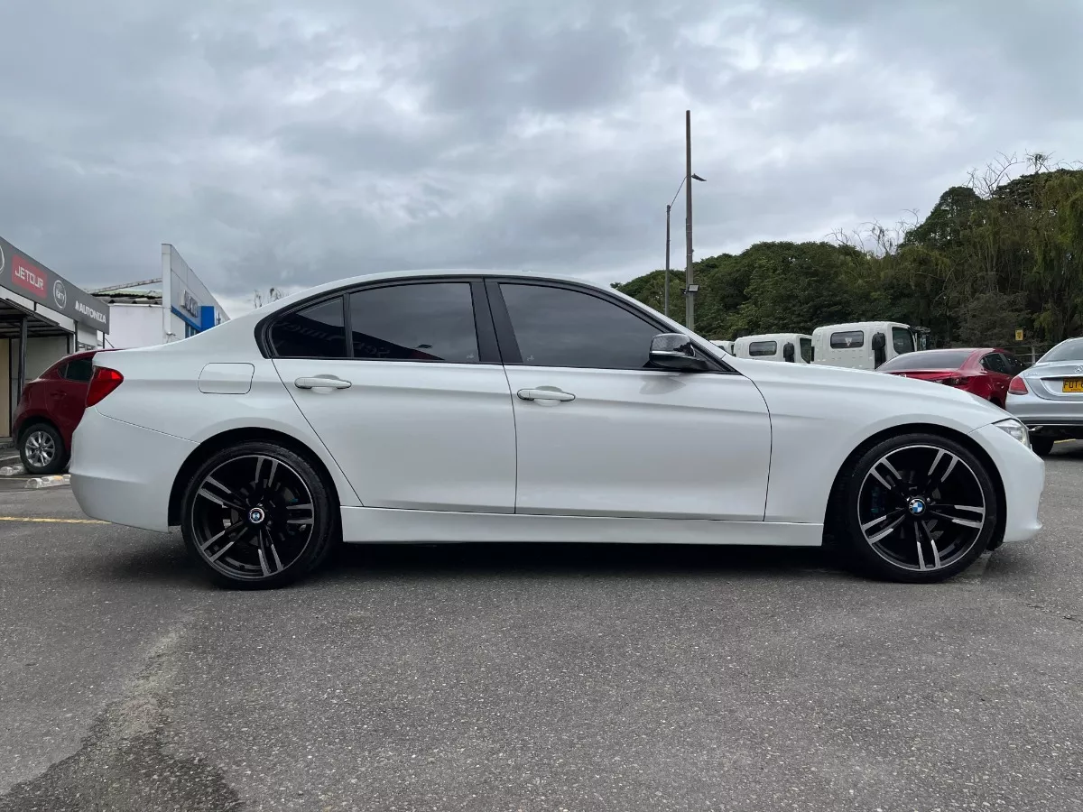 BMW Serie 3 2.0 320i F30 Sportline