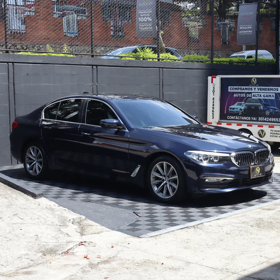 BMW 520i 2018 Azul Floridablanca