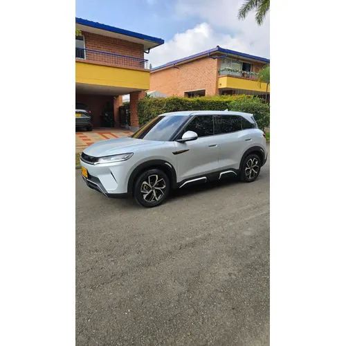 BYD Yuan Up 2025 Blanco La Estrella