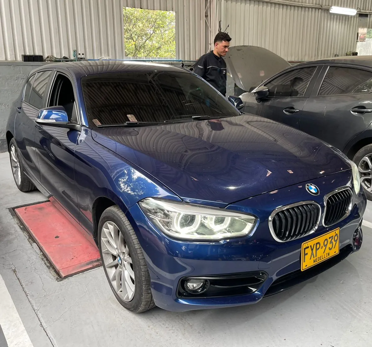 BMW 120i 2019 Azul Medellín
