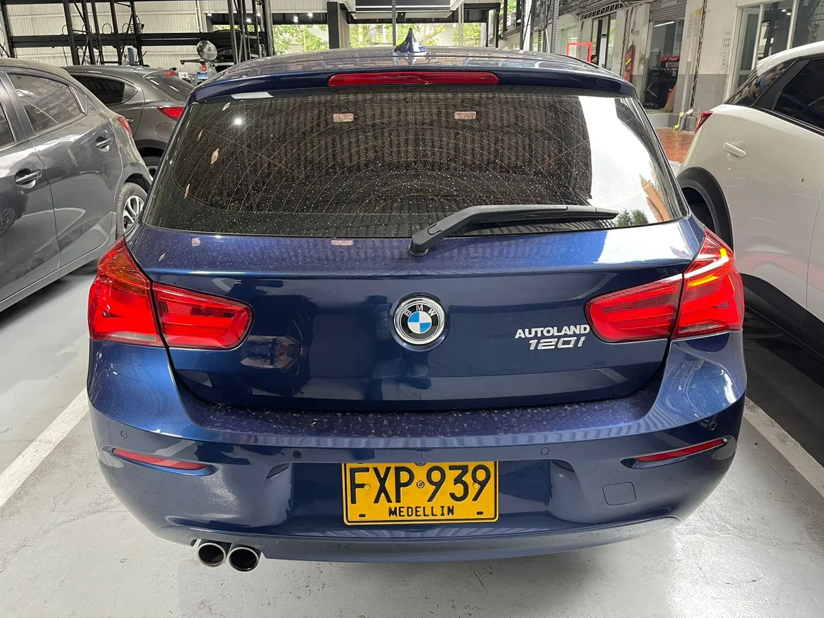 BMW 120i 2019 Azul Medellín