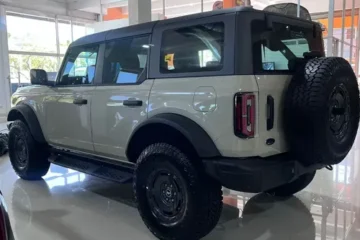 Bronco® Badlands® Motor  2.7l Ecoboost® Bi-turbo V6 And Av68