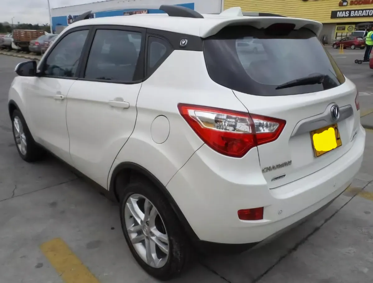 Changan CS 35 2016 Blanco Mosquera