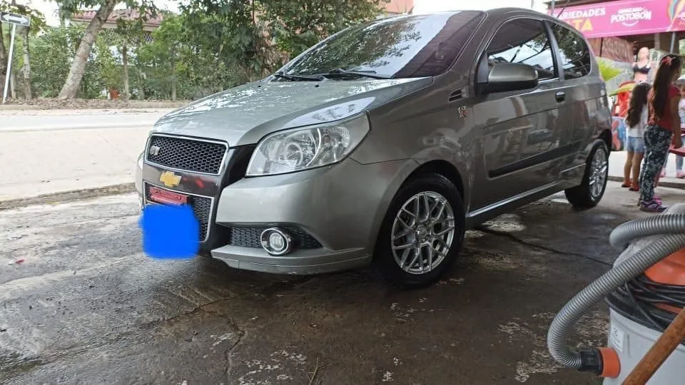 Chevrolet Aveo Emotion 2011 Beige Melgar