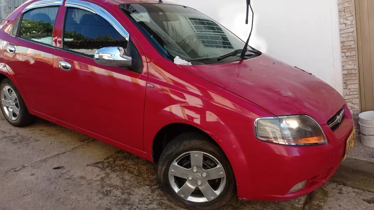 Chevrolet Aveo rojo 1.4 Sd año 2007