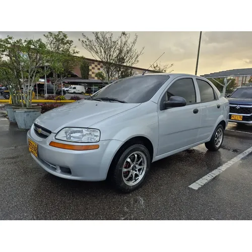 Chevrolet Aveo Family 2011 Plateado Bogotá