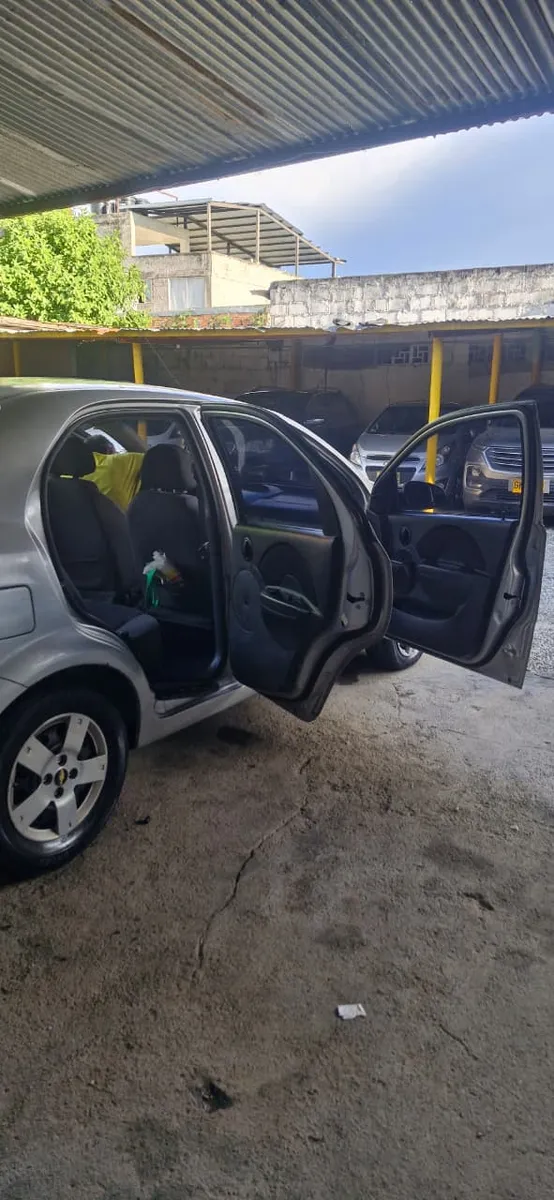 Chevrolet Aveo 2010 Plateado Espinal