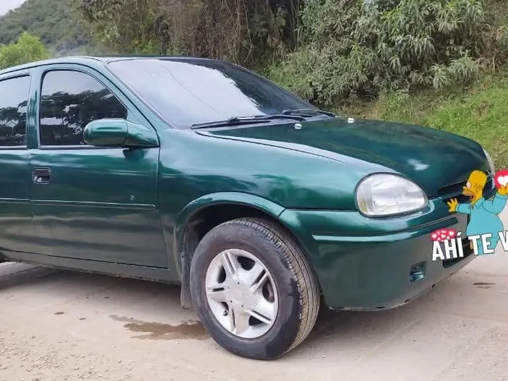 Chevrolet Corsa 1.3 GL modelo 1998 Verde1