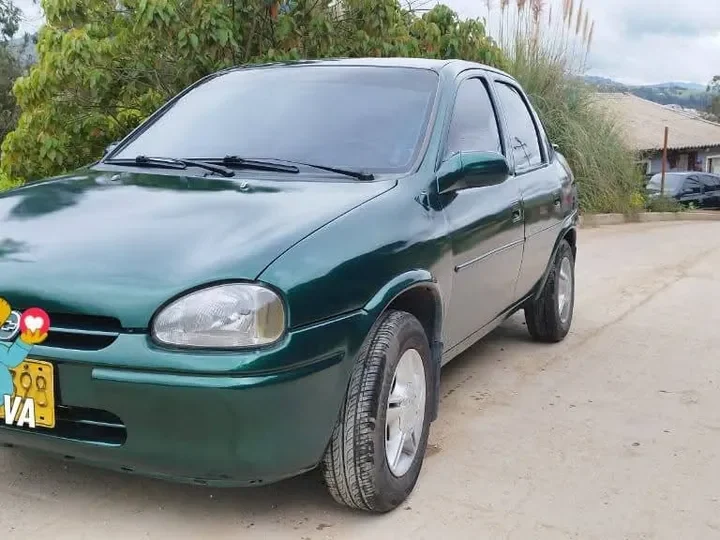 Chevrolet Corsa 1.3 GL modelo 1998 Verde3