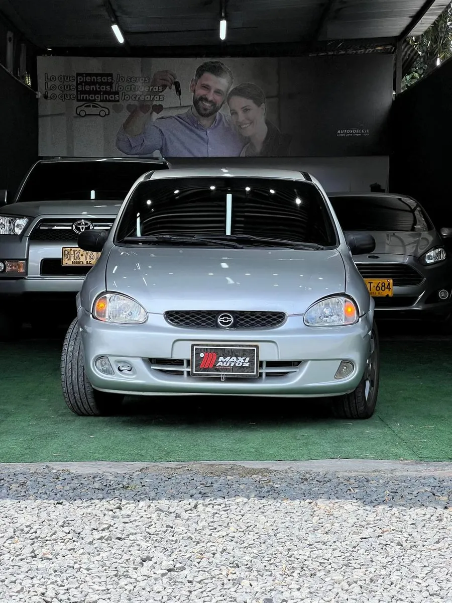 Chevrolet Corsa 2005 Plateado Dosquebradas