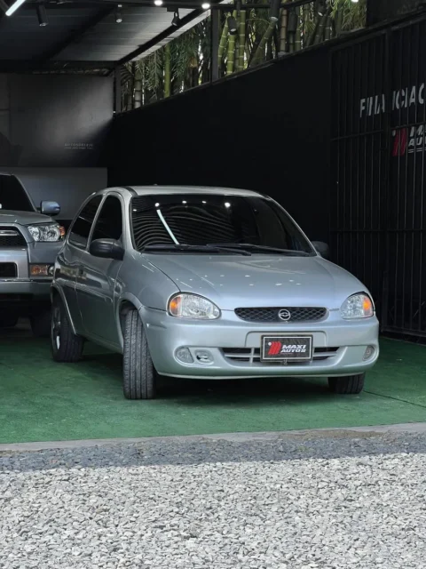 Chevrolet Corsa 2005 Plateado Dosquebradas
