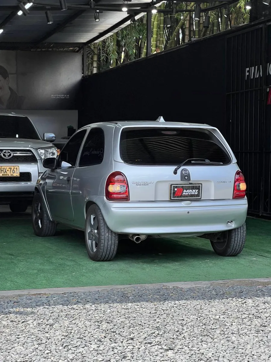 Chevrolet Corsa 2005 Plateado Dosquebradas