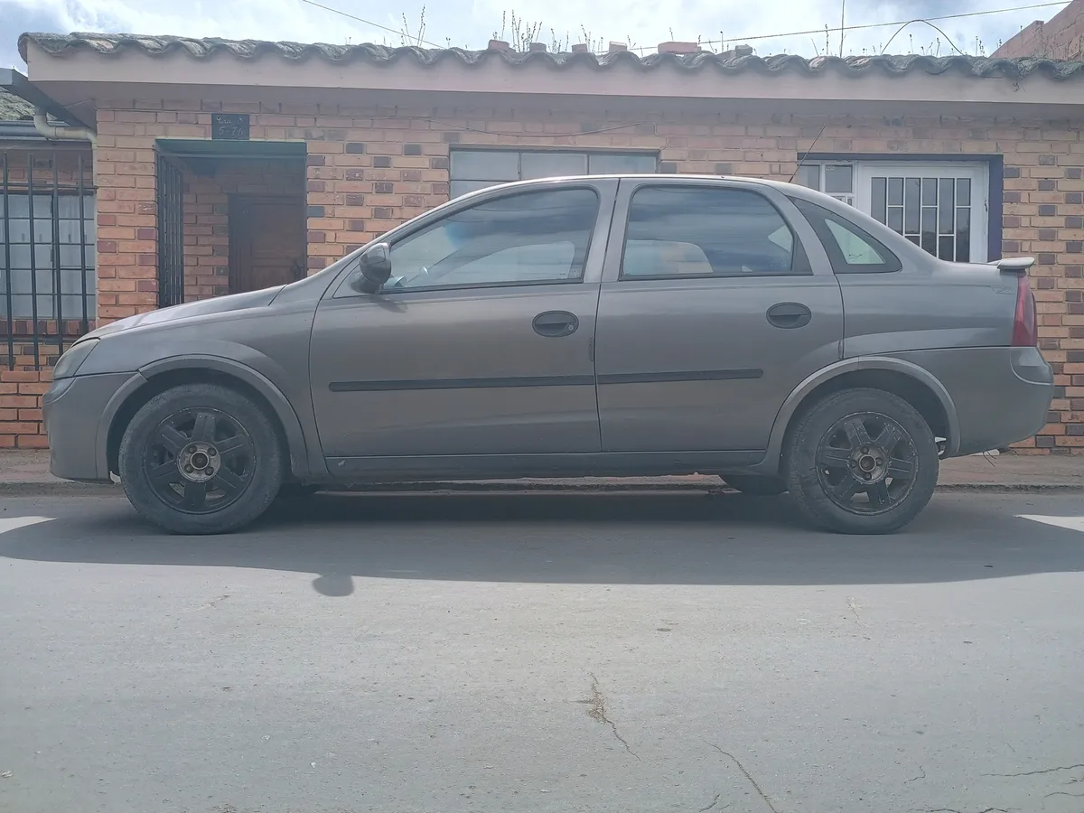 Chevrolet Corsa 2003 Gris Facatativá