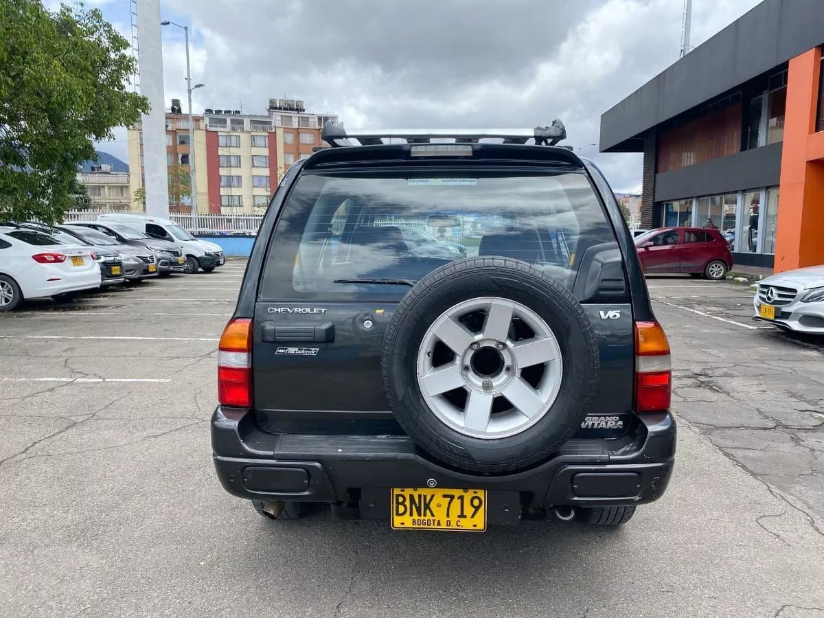 Chevrolet Grand Vitara 2.7 Xl7 Gris Año 2004