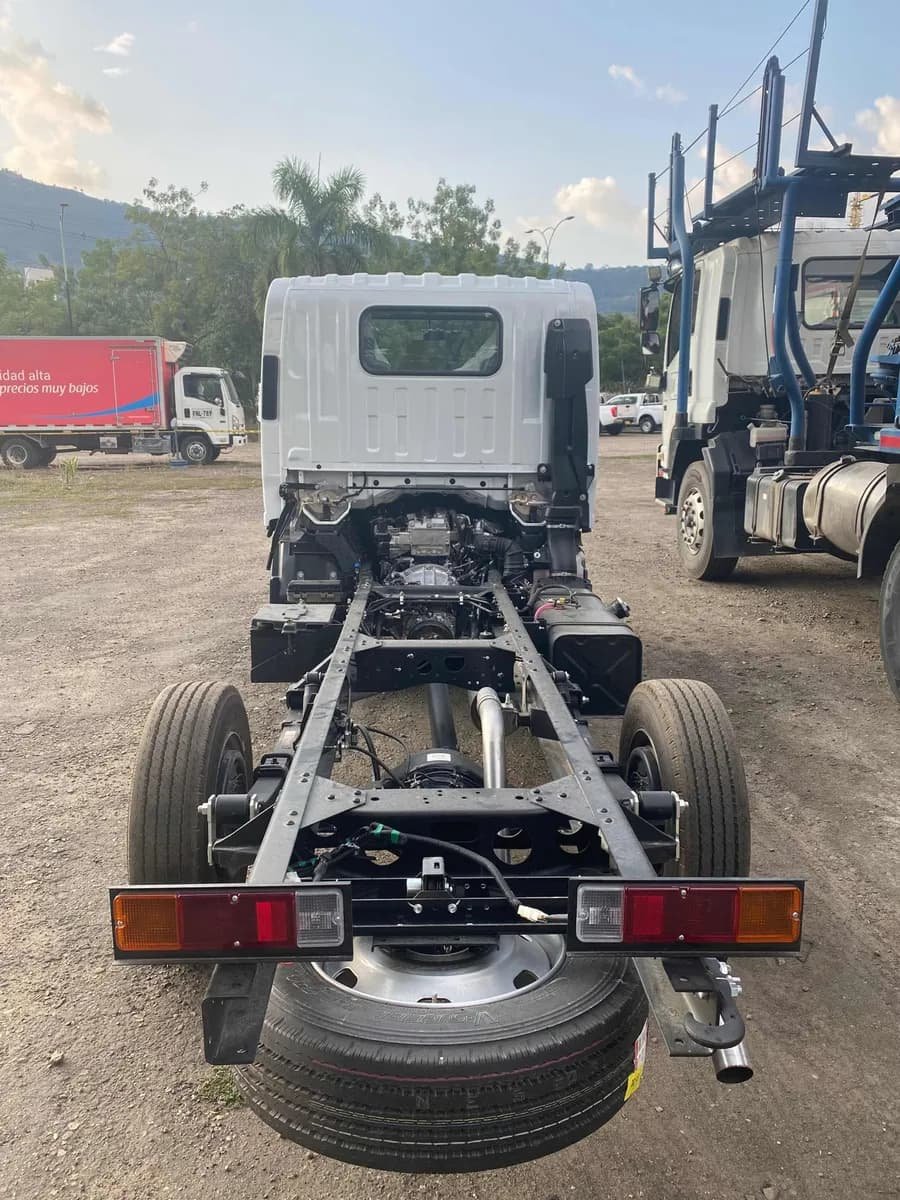 Chevrolet Isuzu NLR Reward 2025 Blanco