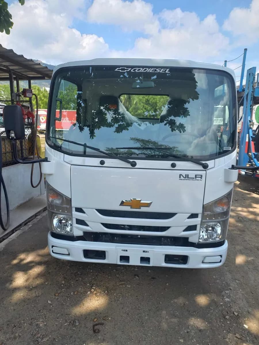 Chevrolet Isuzu NLR Reward 2025 Blanco