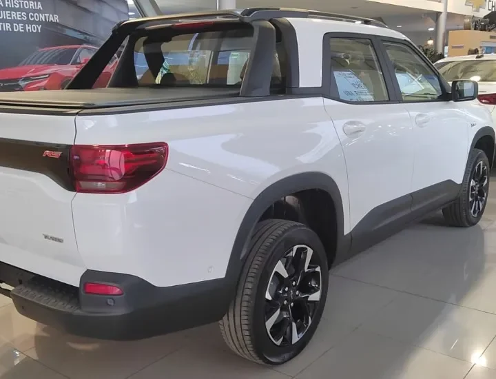 Chevrolet Montana 2025 LTZ 1.2 AT Gris2