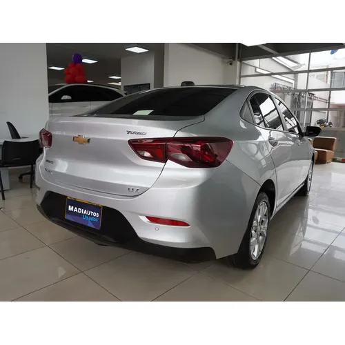 Chevrolet Onix LTZ 2023 Plateado Bogotá