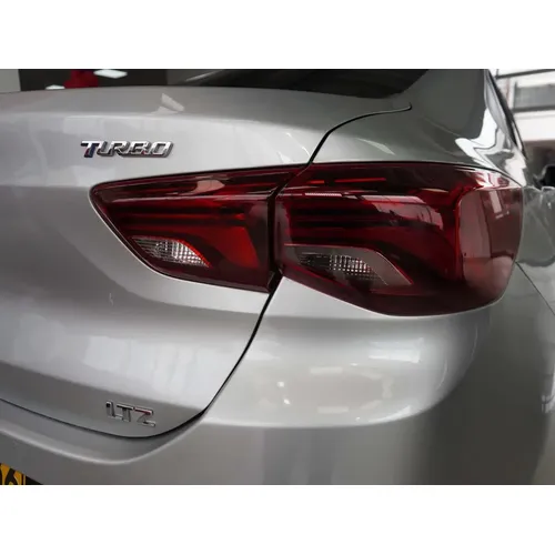 Chevrolet Onix LTZ 2023 Plateado Bogotá