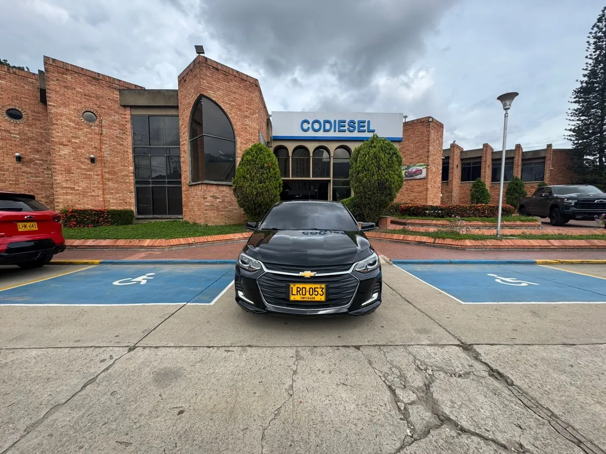 Chevrolet Onix Premier 2023 Negro Girón