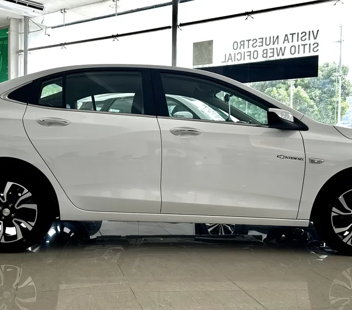 Chevrolet Onix 1.0T Premier Sedan At blanco12