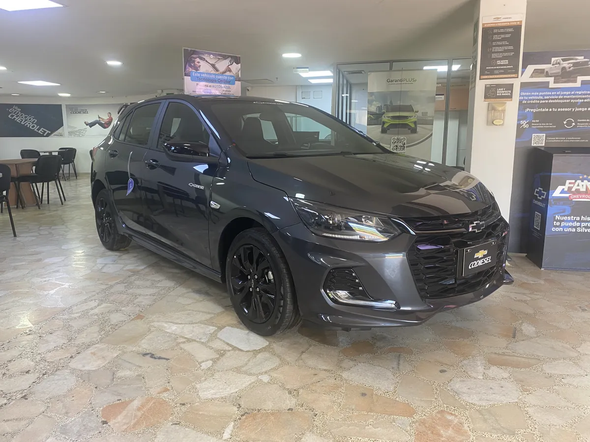 Chevrolet Onix RS 2025 Gris Girón