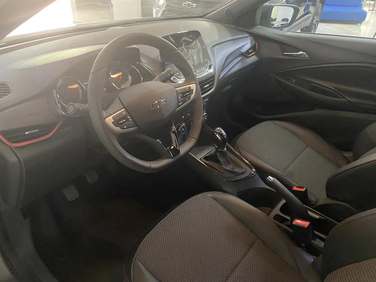 Chevrolet Onix RS 2025 Gris Girón