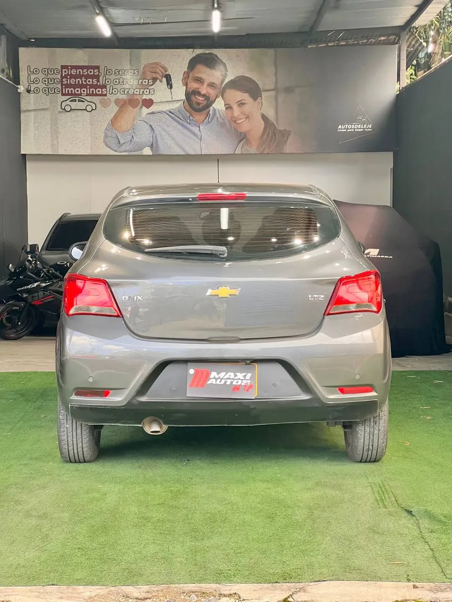 Chevrolet Onix LTZ 2019 Gris Dosquebradas