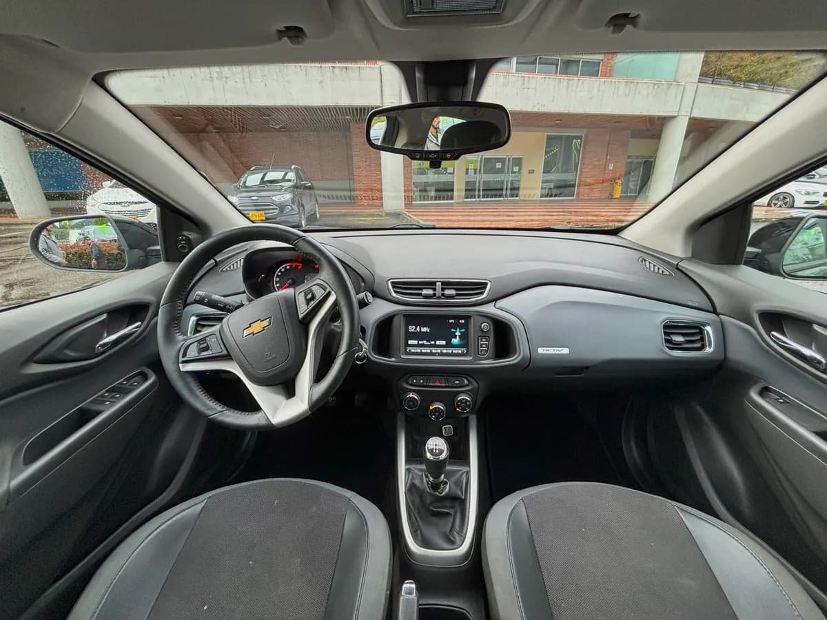 Chevrolet Onix Activ Mt 1.4 Gris 2019