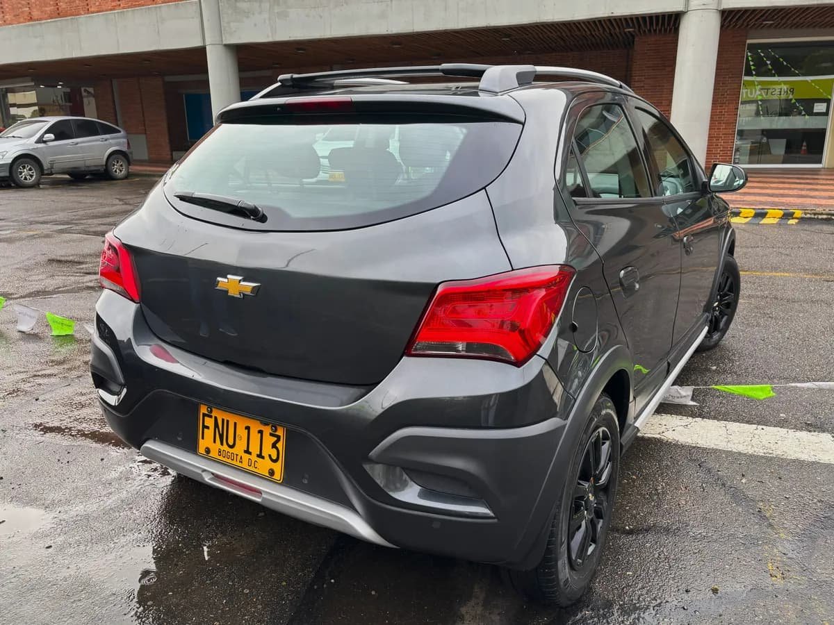 Chevrolet Onix Activ Mt 1.4 Gris 2019
