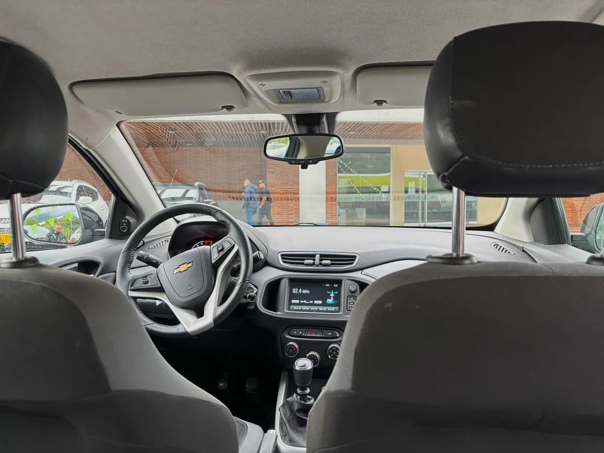 Chevrolet Onix Activ Mt 1.4 Gris 2019