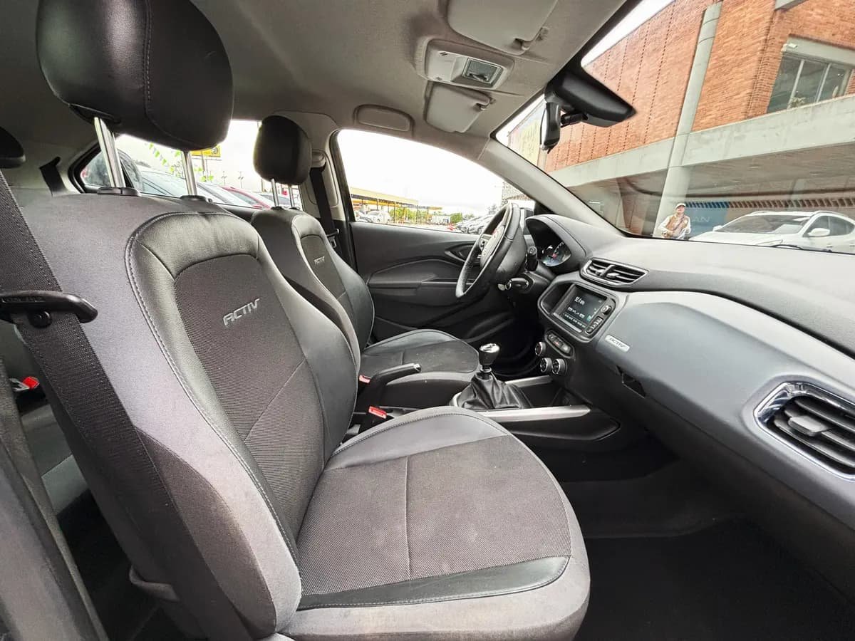 Chevrolet Onix Activ Mt 1.4 Gris 2019