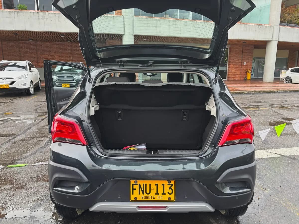 Chevrolet Onix Activ Mt 1.4 Gris 2019