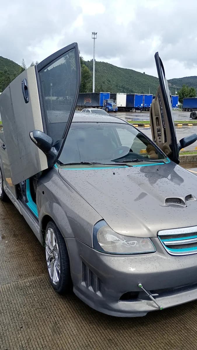 Chevrolet Optra 1.4 L Gris