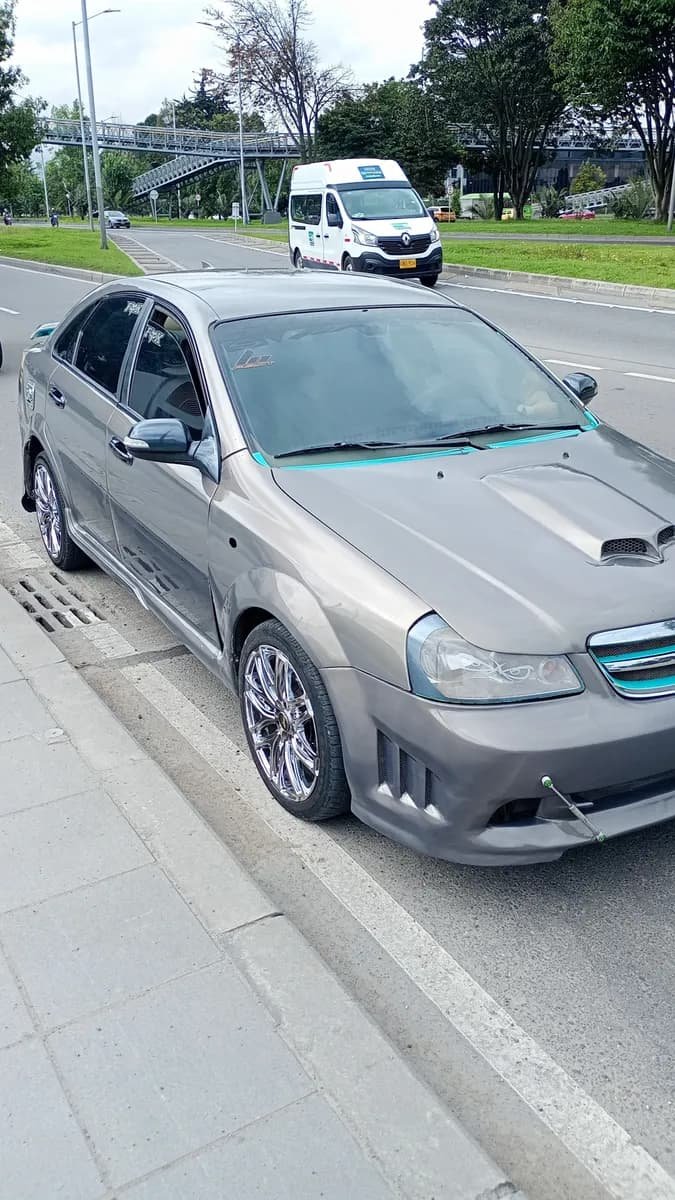 Chevrolet Optra 1.4 L Gris