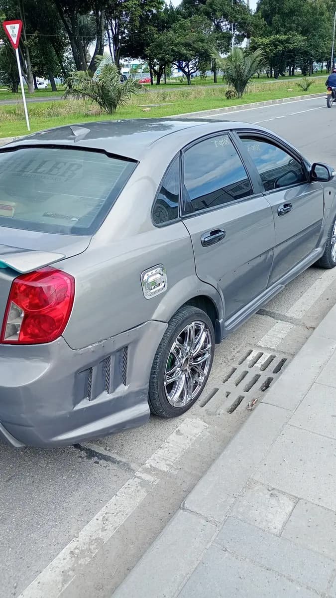 Chevrolet Optra 1.4 L Gris