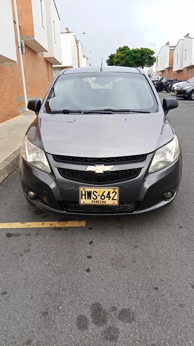 Chevrolet Sail 1.4 Lt 5p Gris Modelo 2015