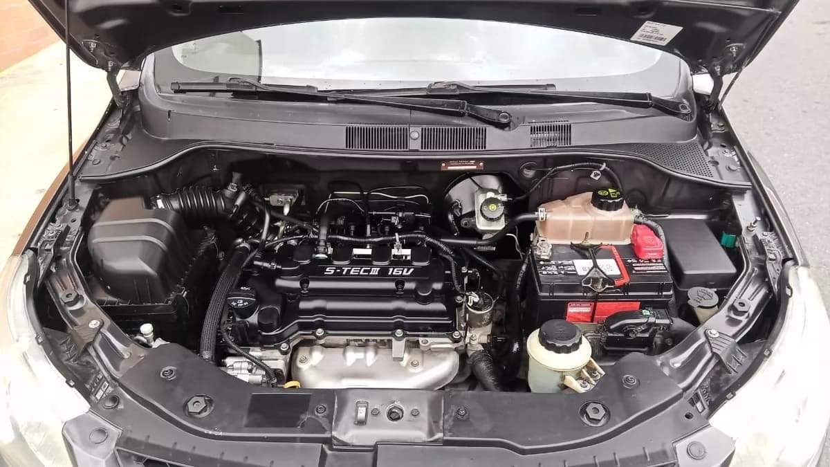 Chevrolet Sail 1.4 Lt 5p Gris Modelo 2015