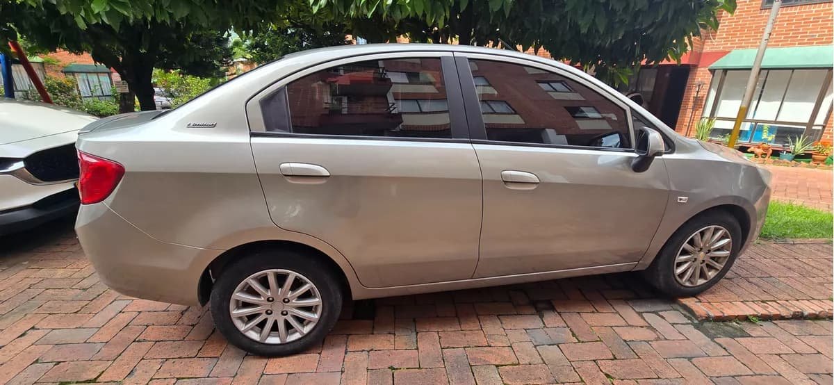 Chevrolet Sail 1.4 Ltz Plateado Año 2018