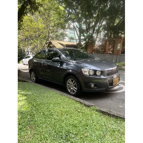 Chevrolet Sonic 2013 Gris Medellín