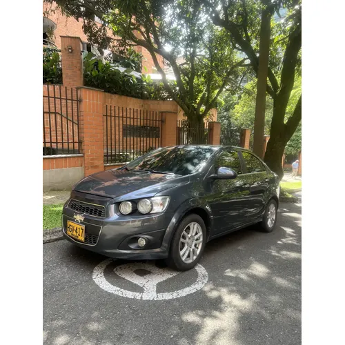 Chevrolet Sonic 2013 Gris Medellín